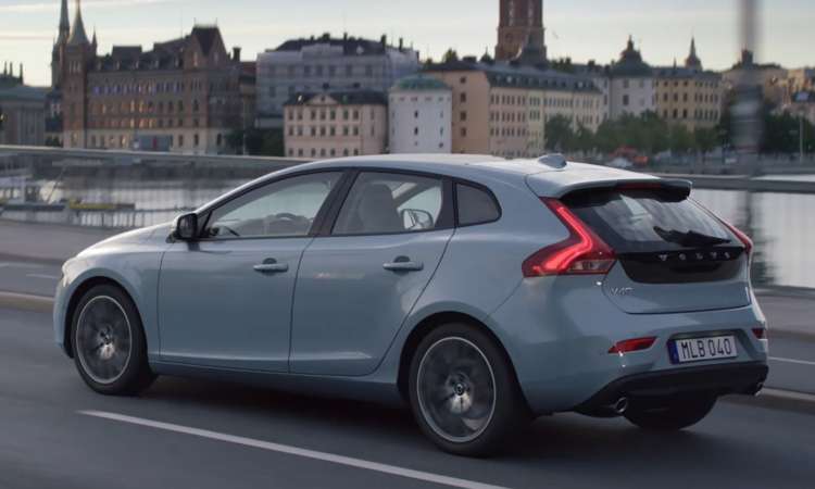 VOLVO V40 MOMENTUM - R$ 158.950 - Volvo/Divulga