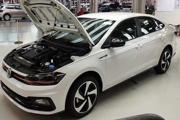 Virtus GTS foi flagrado em abril dentro da VW (Foto: Reprodução)