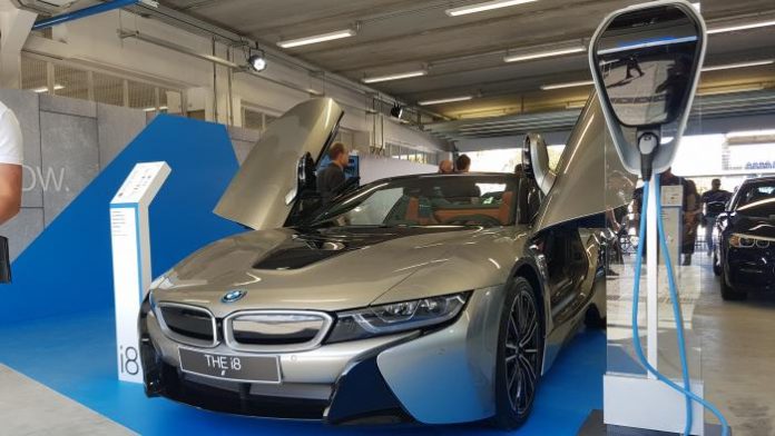 BMW apresenta linha 2020 de carros híbridos; Canaltech viu de perto