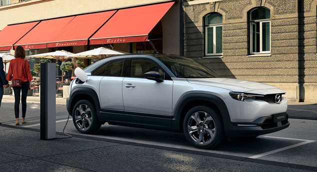 Carro elétrico da Mazda com cortiça portuguesa