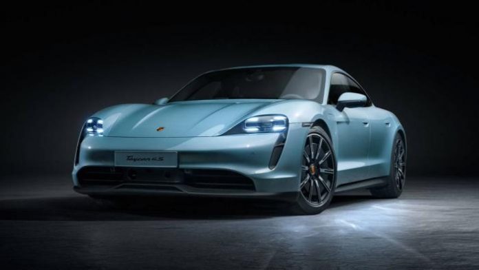 Esportivo elétrico Porsche Taycan 4S chega no primeiro semestre de 2020