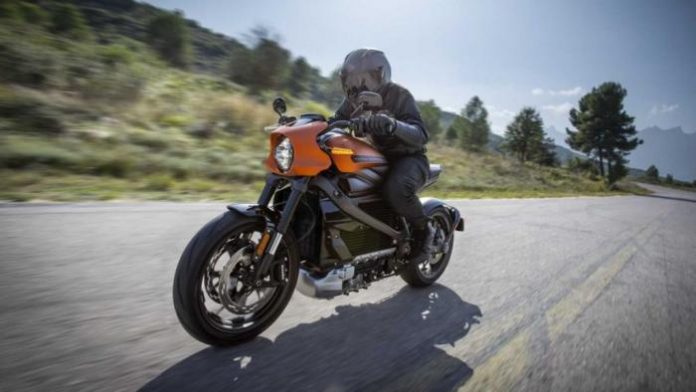 Harley-Davidson paralisa produção de moto elétrica devido a problemas de recarga