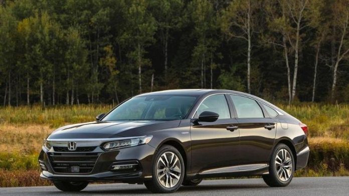 Honda Accord híbrido é sedã bom de guiar e faz mais de 20 km/l