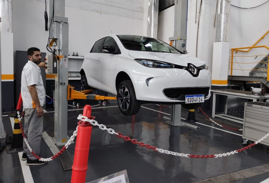 Manutenção de carros elétricos pode ser até 50% mais barata, mas exige oficinas mais especializadas | Carros Elétricos e Híbridos