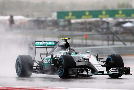 Mercedes W06 Hybrid de 2015: bom também na chuva.