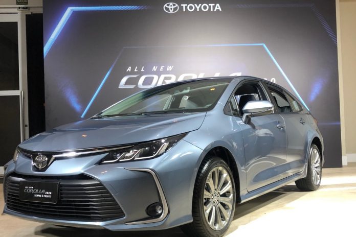 Novo Toyota Corolla é o primeiro carro híbrido flex do mundo