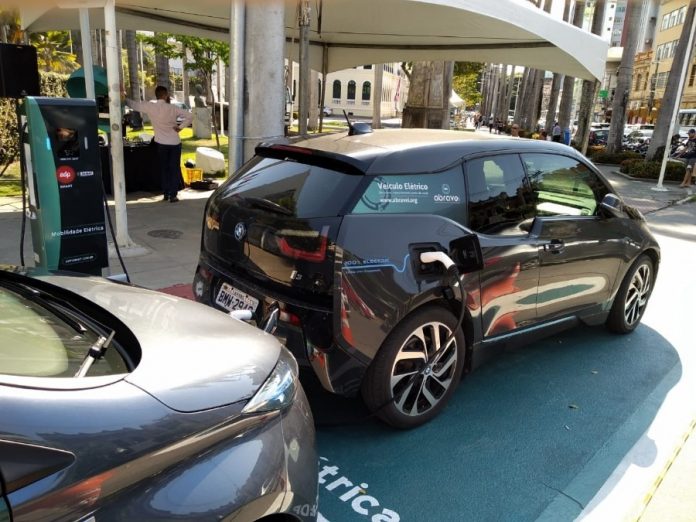 Posto de recarga para carro elétrico é inaugurado em Cachoeiro » DiaaDiaES.com.br