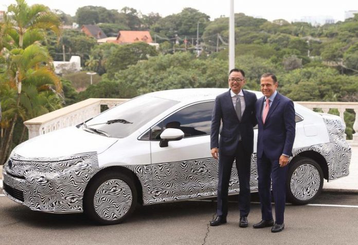 Primeiro carro híbrido flex do mundo é lançado no Brasil