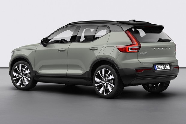 Por fora, o XC40 Recharge P8 AWD se passa por uma versão normal do SUV (Foto: Divulgação)