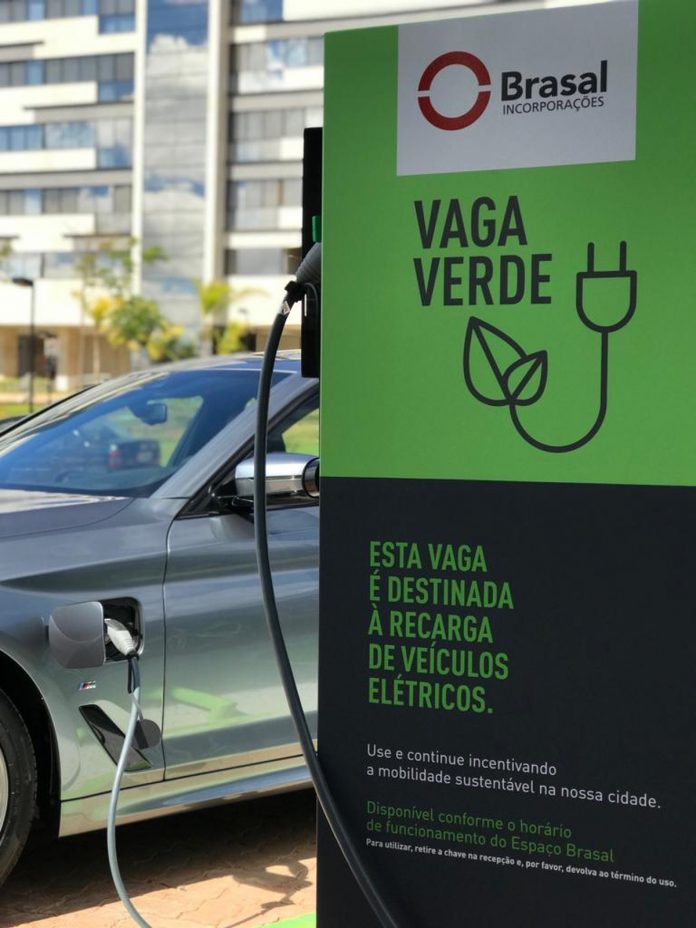 Primeiro local para carregamento gratuito de veículos elétricos em Uberlândia é inaugurado neste sábado | Triângulo Mineiro