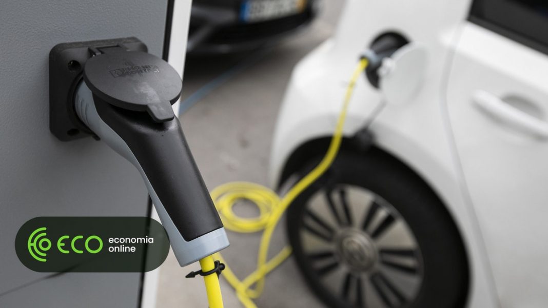 Tem carro elétrico? Não pode deduzir IVA da luz – ECO