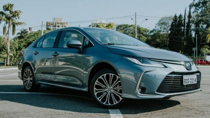 Toyota Corolla 2020 Hybrid dá show em consumo, tecnologia e conforto