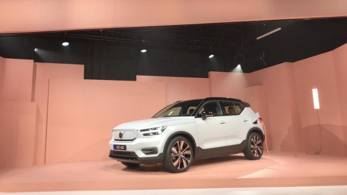 Volvo XC40 é primeiro carro elétrico da marca, que chega ao Brasil em 2021