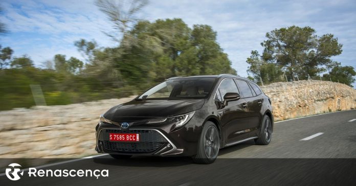 ​Toyota Corolla Touring Sports 2.0 Hybrid Luxury: Cruzador de boa qualidade