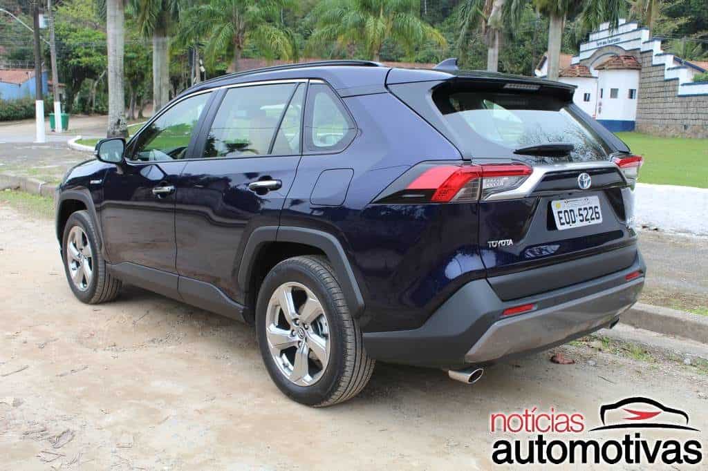 Toyota RAV4 SX Hybrid 2020 tem consumo baixo e muito conforto  