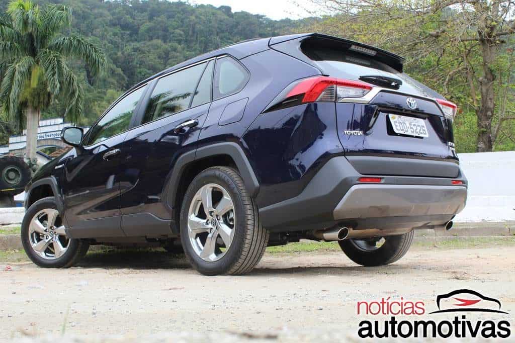 Toyota RAV4 SX Hybrid 2020 tem consumo baixo e muito conforto  