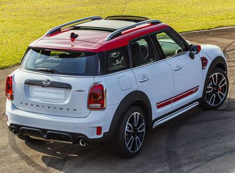 O Countryman é a versão "SUV" do Mini, mas anda muito.