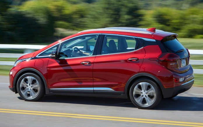 Ele chegou: Chevrolet Bolt é um carro elétrico com bom desempenho e preço alto