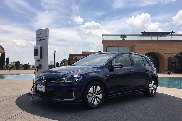 Volkswagen Golf GTE (Foto: André Schaun / Autoesporte)