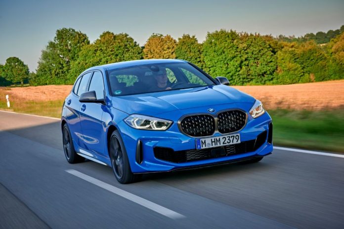 Novo BMW 118i tem tração dianteira e preço de R$ 174.950