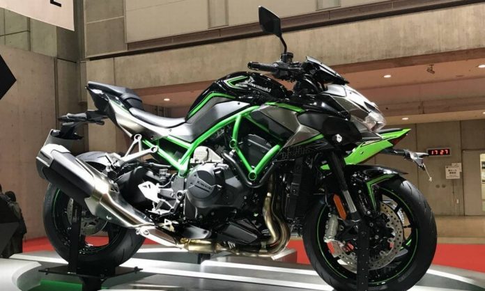 Kawasaki Z H2: a versão naked da superbike Ninja H2 SX também tem compressor volumétrico Foto: Jason Vogel / CarroEtc