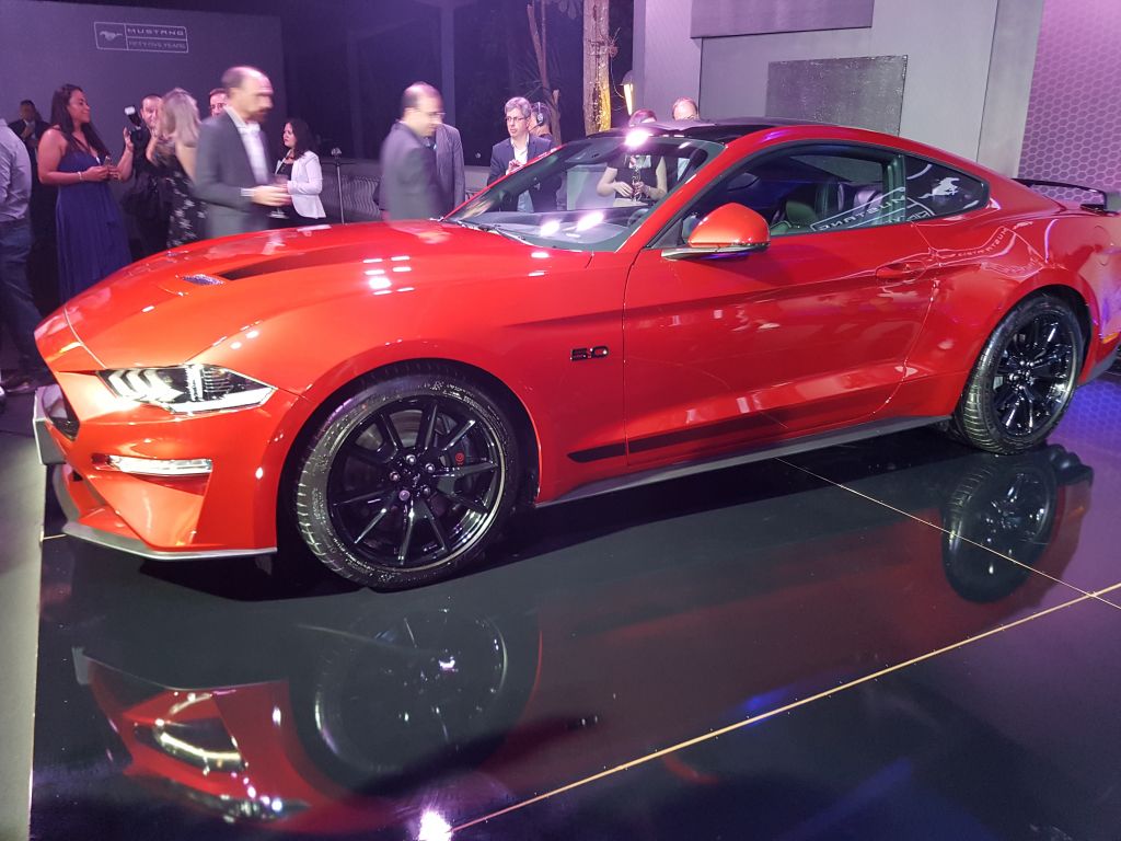 Ford anuncia Mustang Black Shadow e confirma chegada de SUV elétrico no Brasil - 2