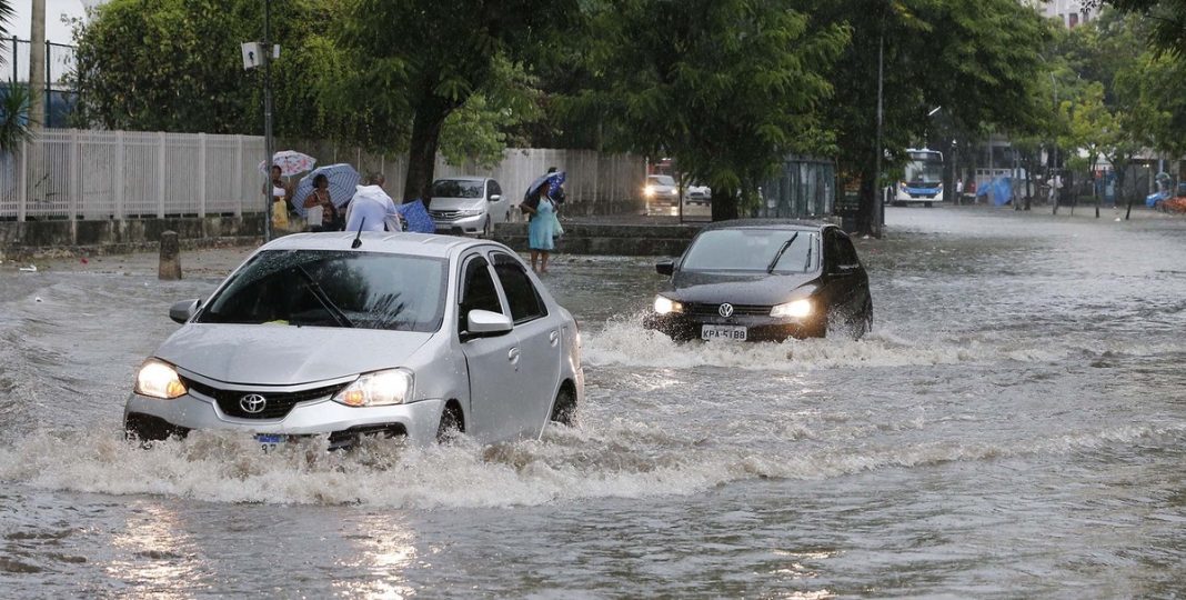 Carro elétrico é mais resistente às enchentes e não dá choque | Empresas