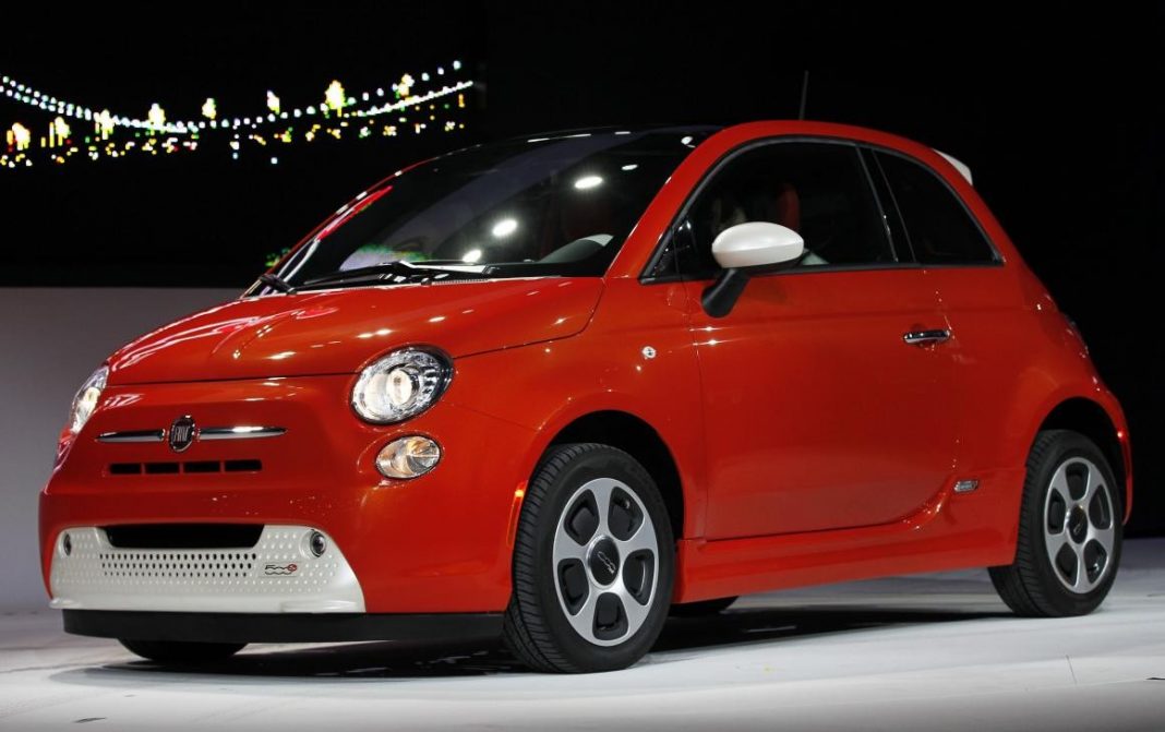 Fiat 500e: evoluo do carro hbrido chega 100% eltrico e ter lanamento no Brasil