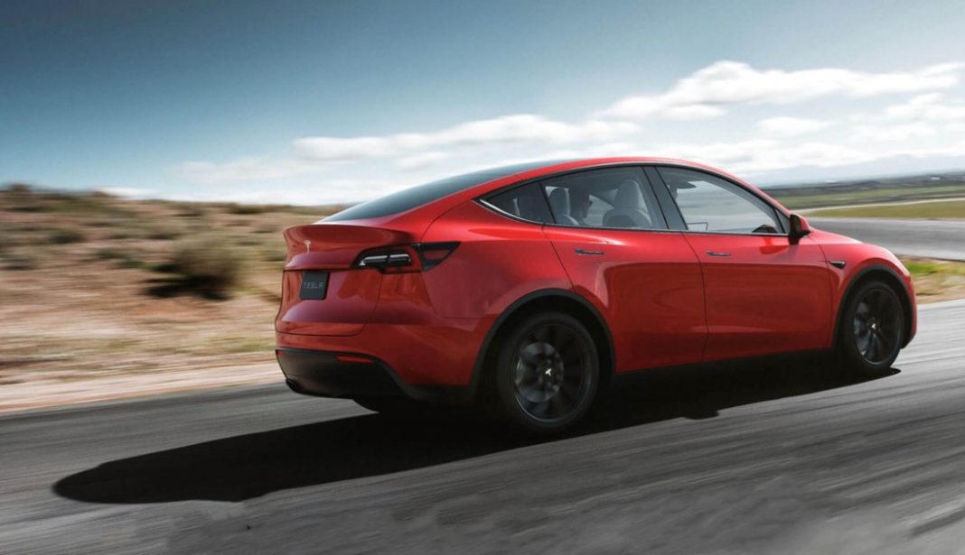 Tesla Model Y: vídeos mostram a qualidade (e potência) do novo carro elétrico