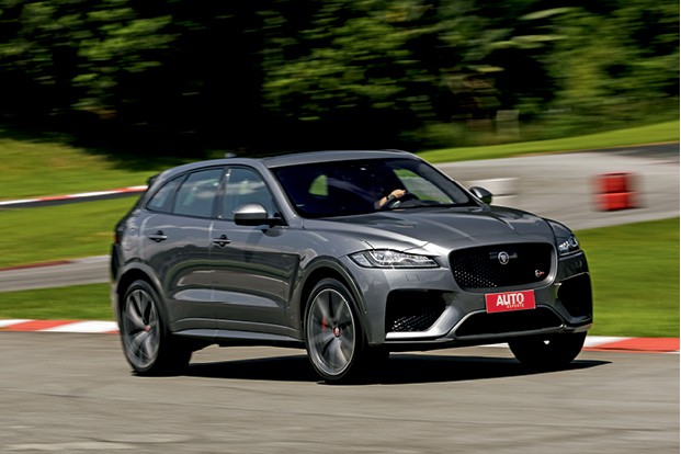 Jaguar F-Pace SVR  - mais agressivo, o modelo traz mudanças que o deixam mau-encarado (Foto: Christian Castanho)