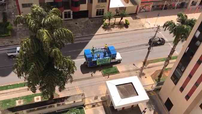 O homem pediu o retorno das atividades do comércio do DF(foto: Reprodução)