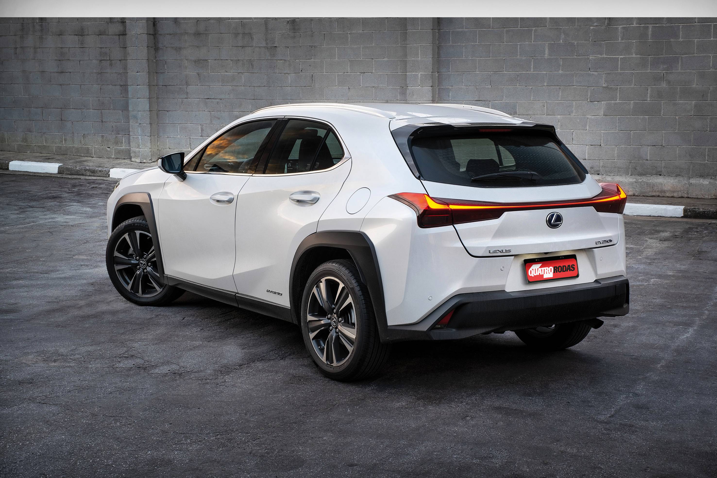 Lexus UX 250h