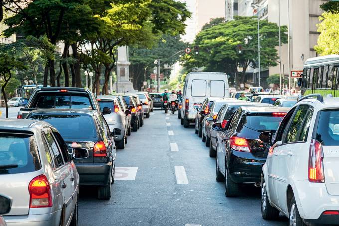 SP terá rodízio mais rígido para restringir uso de carro na quarentena