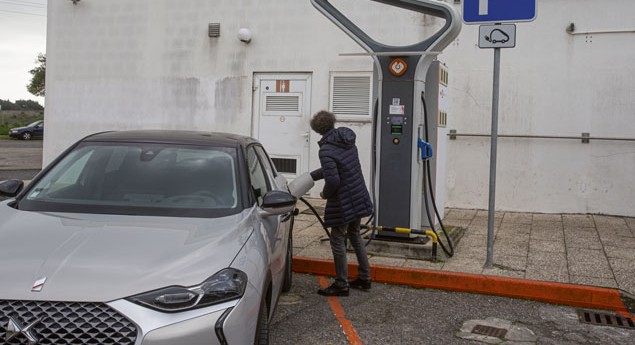 Veículos Elétricos. Saiba o que é e como funcionam as potências de carga