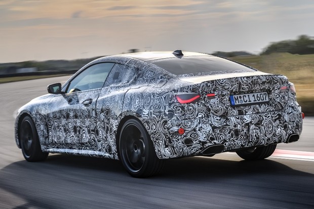 O esportivo foi testado na pista particular da BMW (Foto: Divulgação)