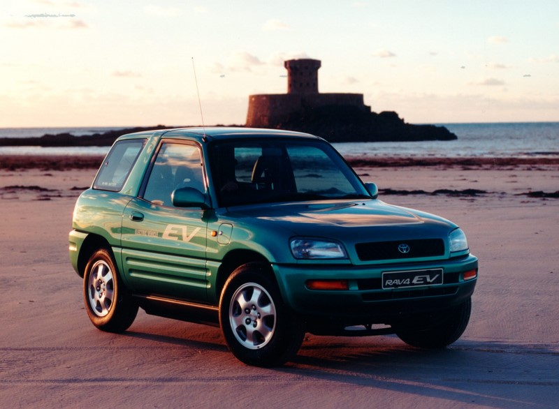 Toyota RAV4 EV (1997) - Foto: Divulgação/Toyota/Garagem 360/ND