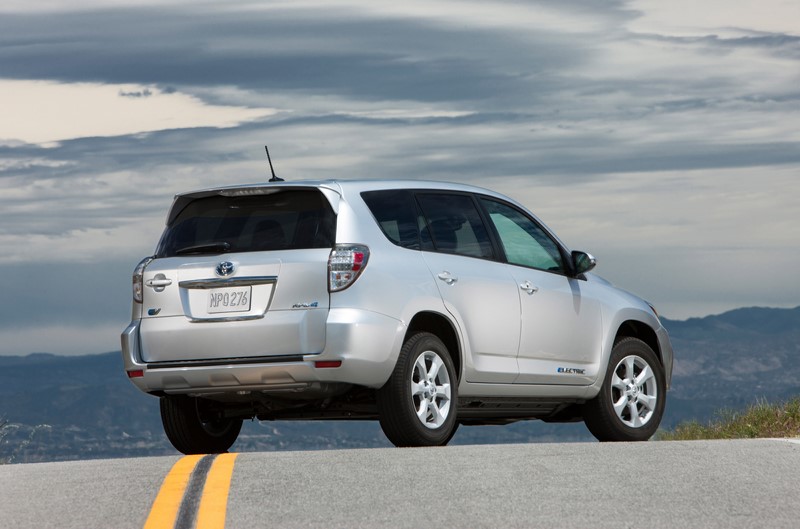 Toyota RAV4 EV (2012) - Foto: Divulgação/Toyota /Garagem 360/ND