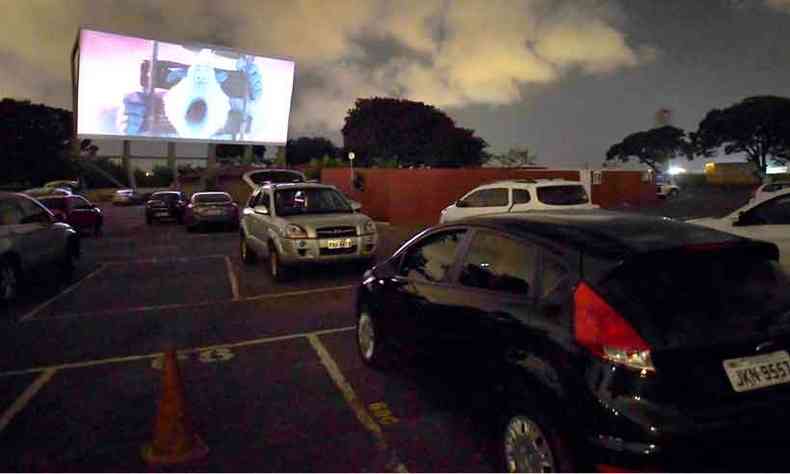 O Festival de Brasília anunciou que terá sessões em espaço drive-in da capital federal, além de exibições no streaming (foto: Evaristo Sá/AFP)