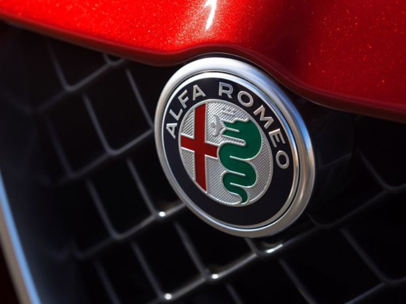 Alfa Romeo promete primeiro veículo elétrico para o ano de 2022