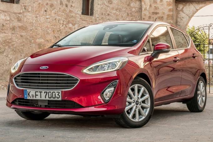 Saudade do Ford Fiesta, né, meu filho? Na Europa, ele já sabe ler placas