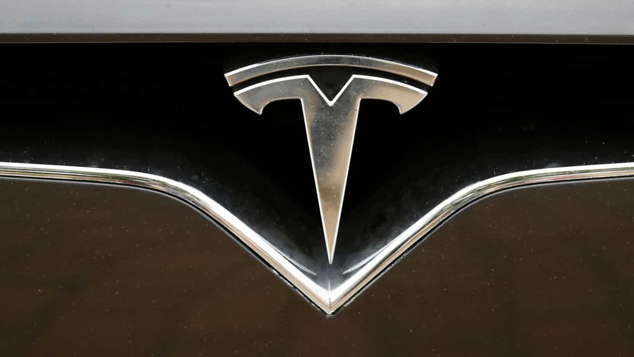 Tesla produzirá novo carro elétrico para 12 pessoas