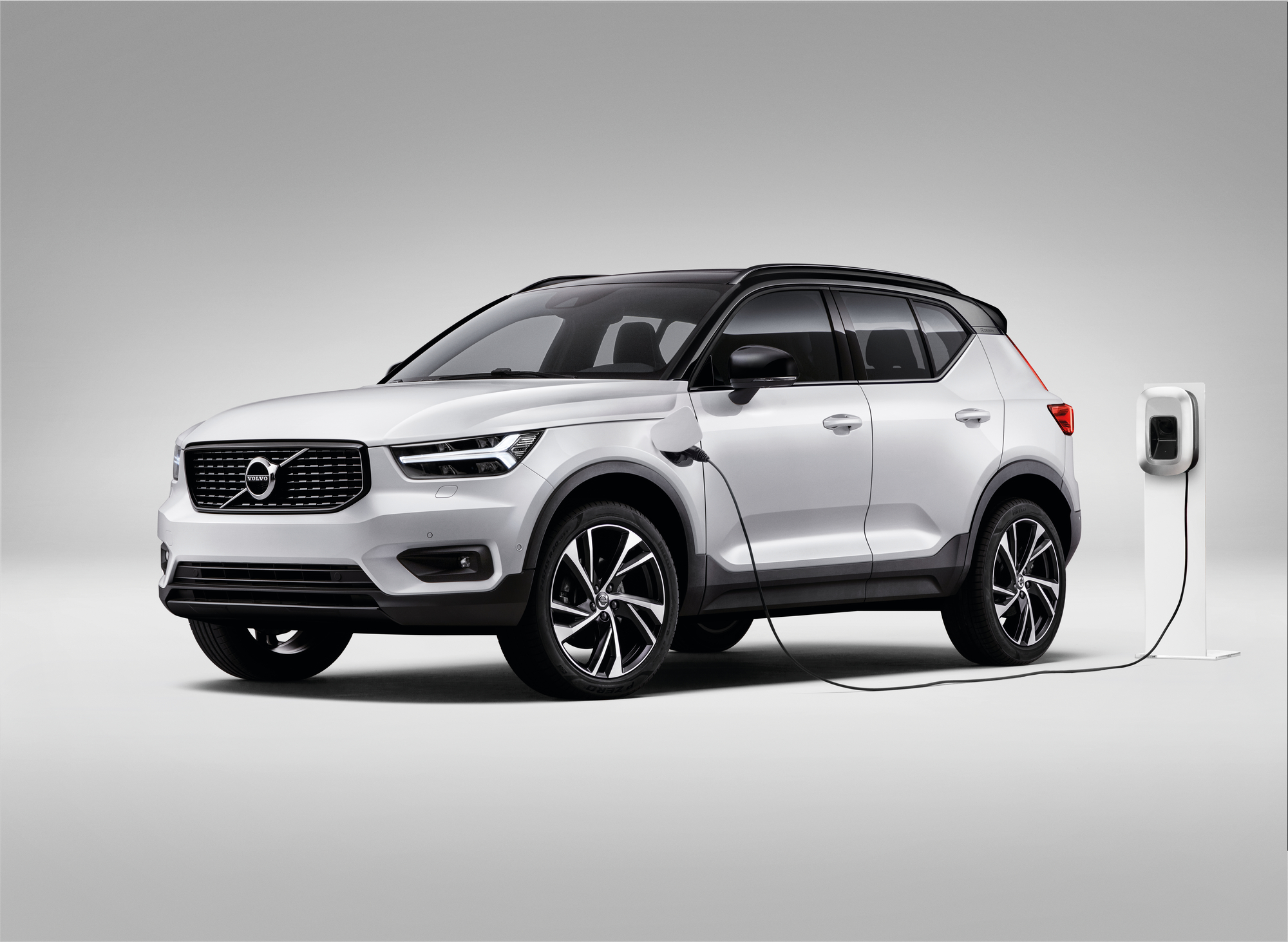 Volvo lança XC40 elétrico no Brasil