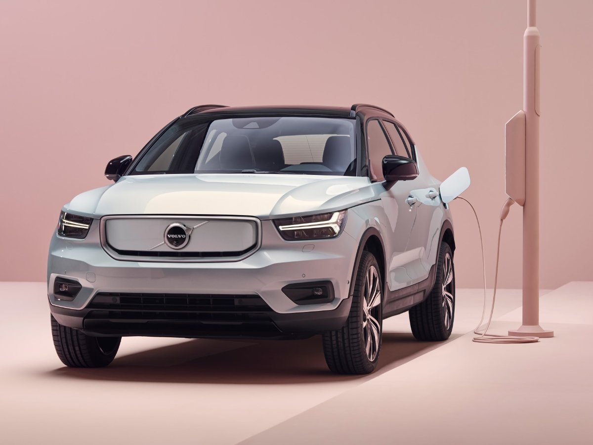 2021 Volvo XC40 Recharge P8 Front View