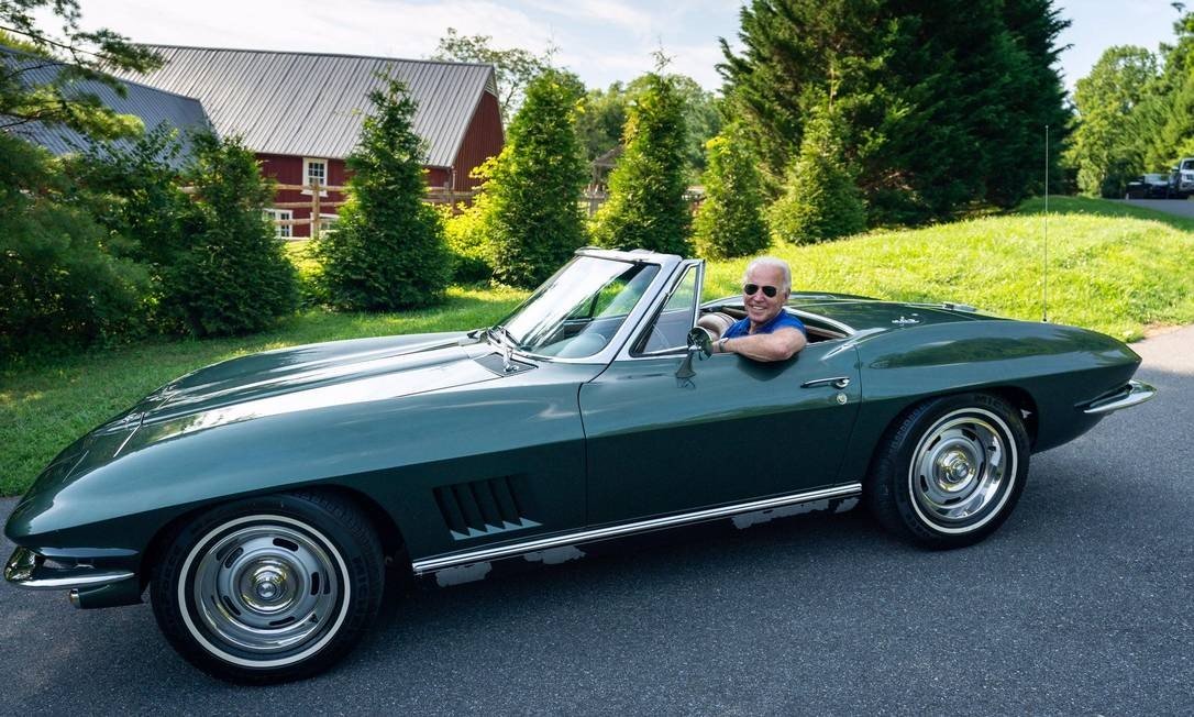 Biden, dono de Corvette, quer acelerar carro elétrico nos EUA