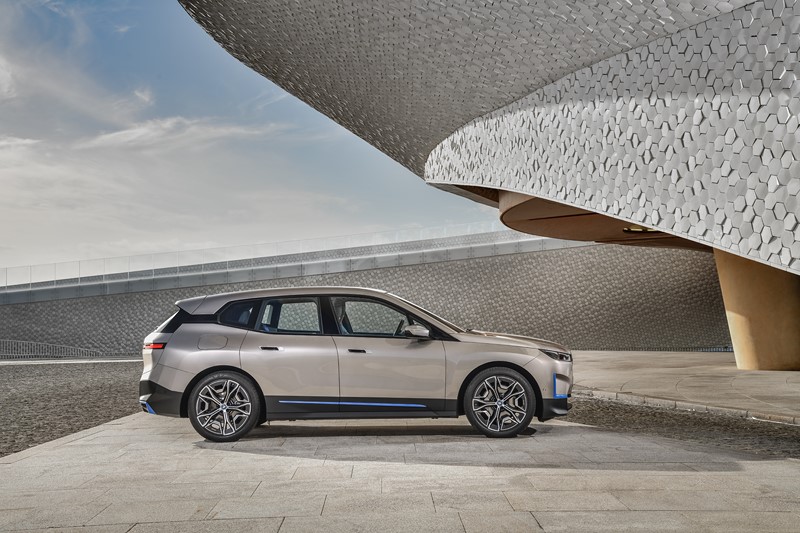 BMW revela o iX, seu SUV elétrico - Foto: Divulgação/BMW/Garagem 360/ND