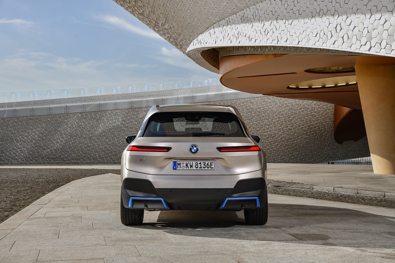 BMW revela o iX, seu SUV elétrico - Foto: Divulgação/BMW/Garagem 360/ND