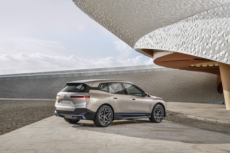 BMW revela o iX, seu SUV elétrico - Foto: Divulgação/BMW/Garagem 360/ND