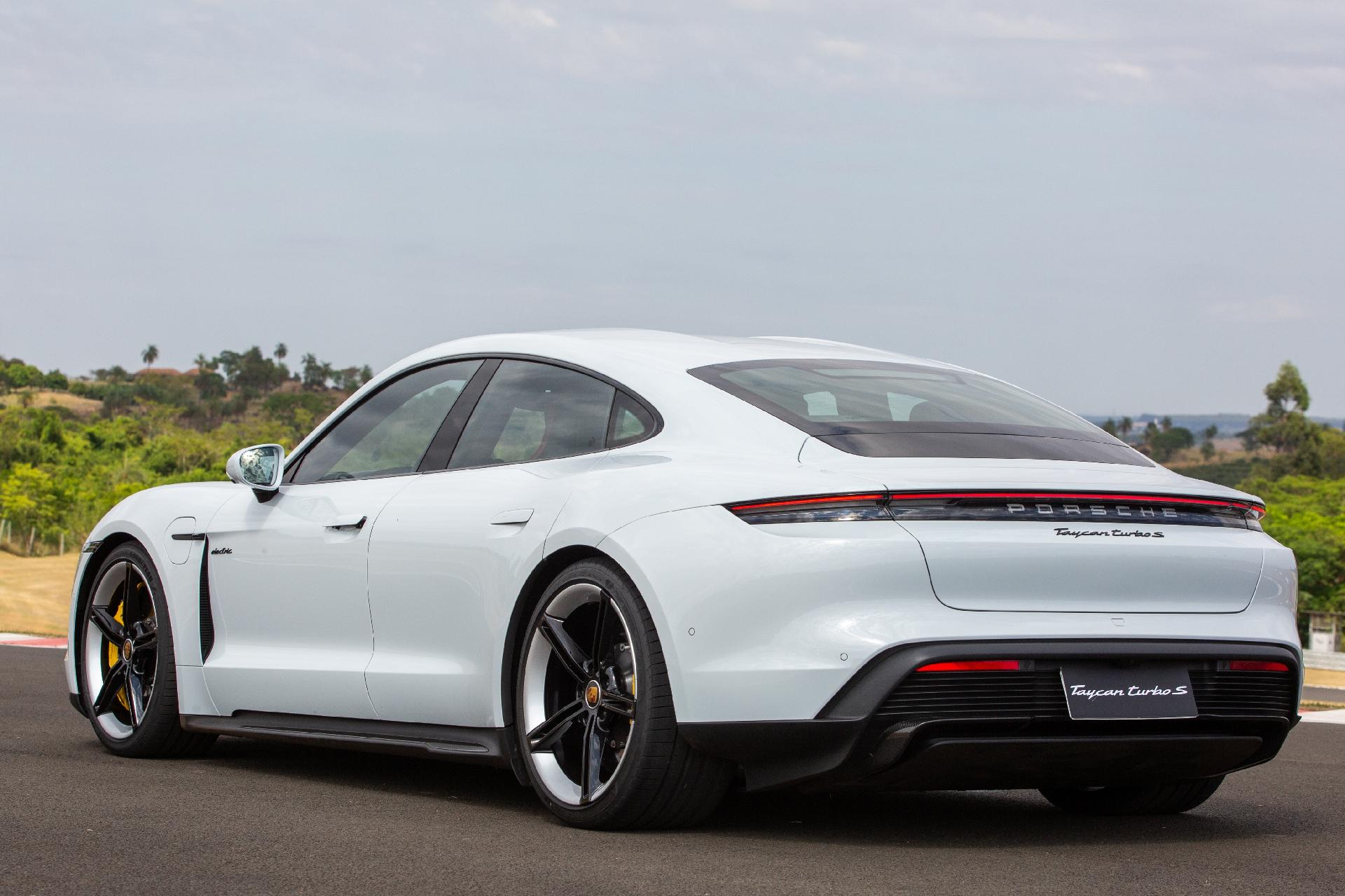 Porsche Taycan Turbo S - Divulgação