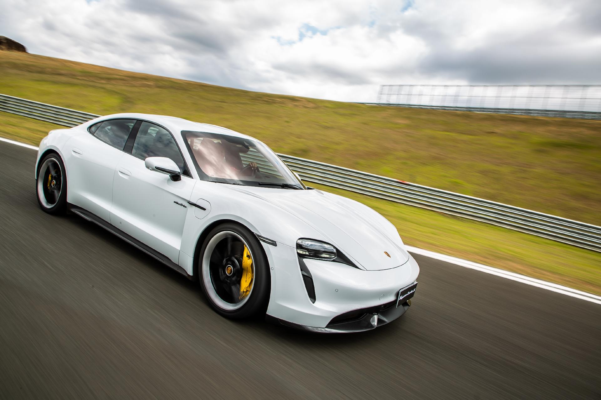 Porsche Taycan Turbo S - Divulgação