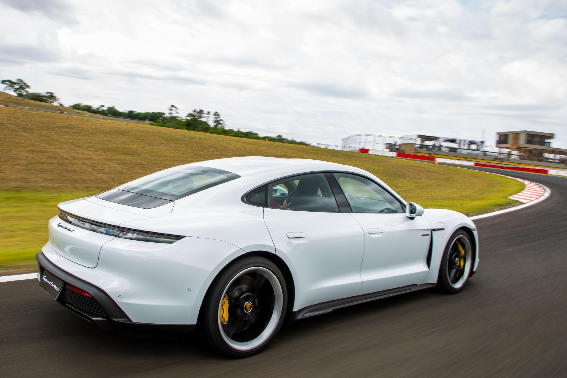 Porsche Taycan Turbo S - Divulgação